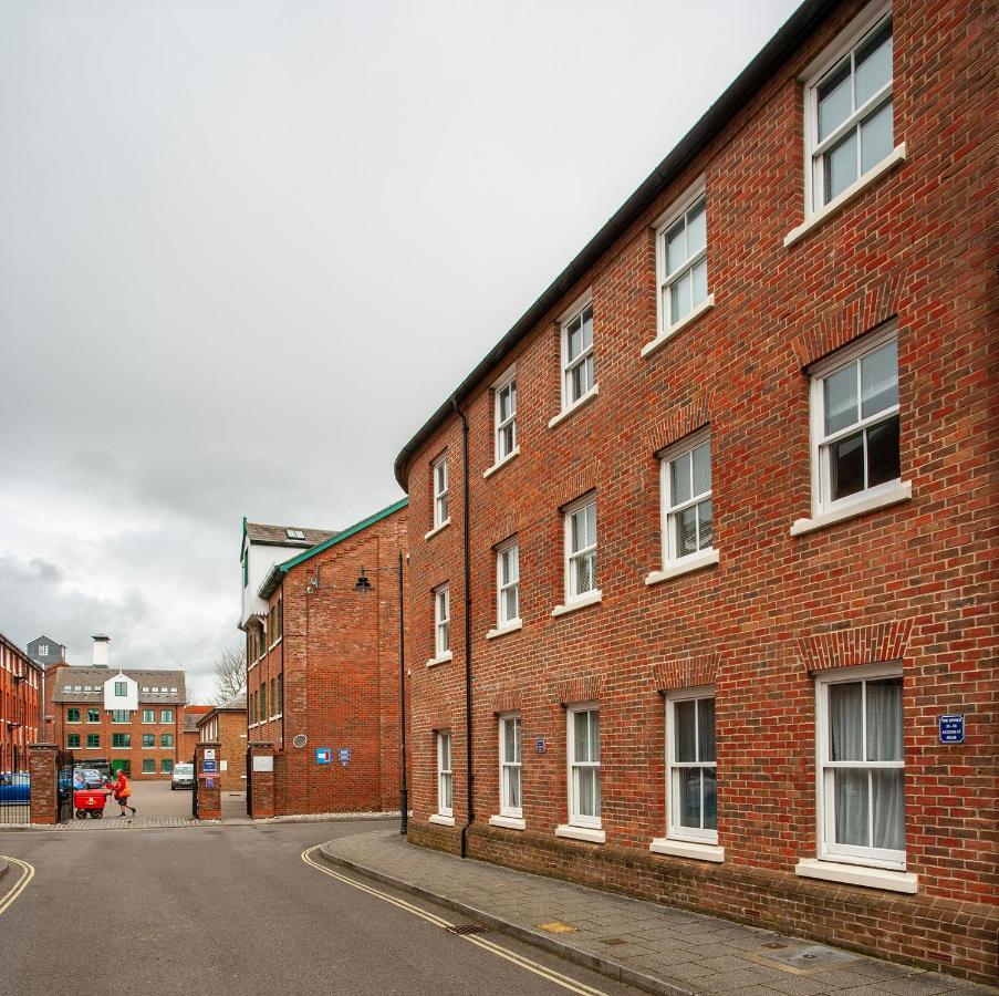 The Spires - Cosy Apartment Just Outside Of City Centre Canterbury Exterior photo