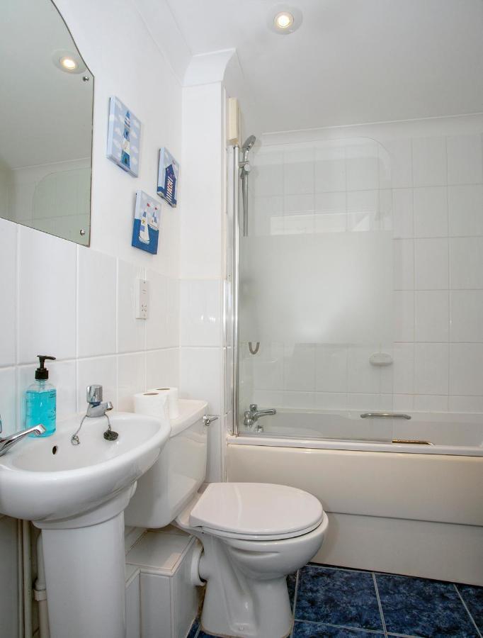 The Spires - Cosy Apartment Just Outside Of City Centre Canterbury Exterior photo